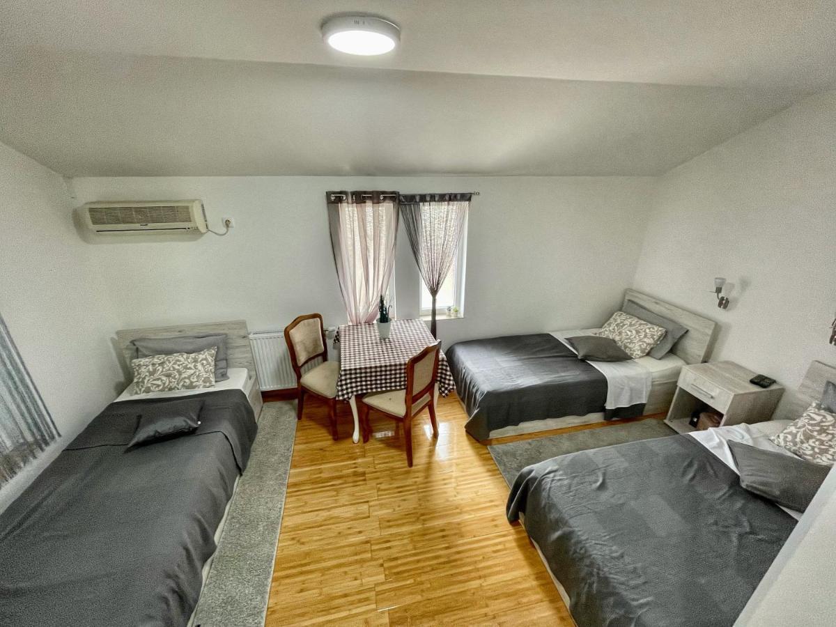 Tepic Garni Hotel Temerin Екстер'єр фото