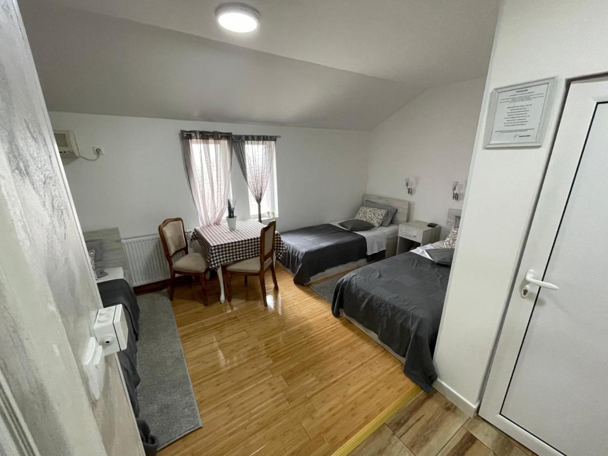 Tepic Garni Hotel Temerin Екстер'єр фото