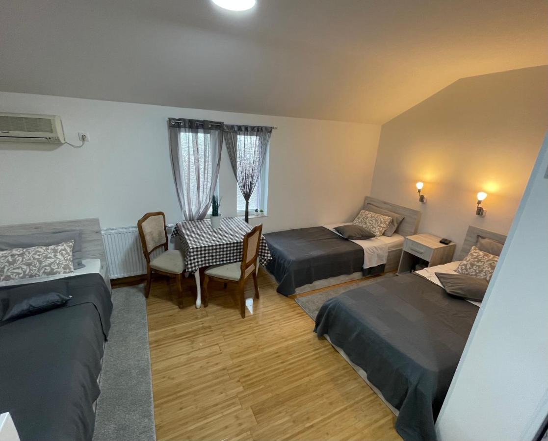 Tepic Garni Hotel Temerin Екстер'єр фото