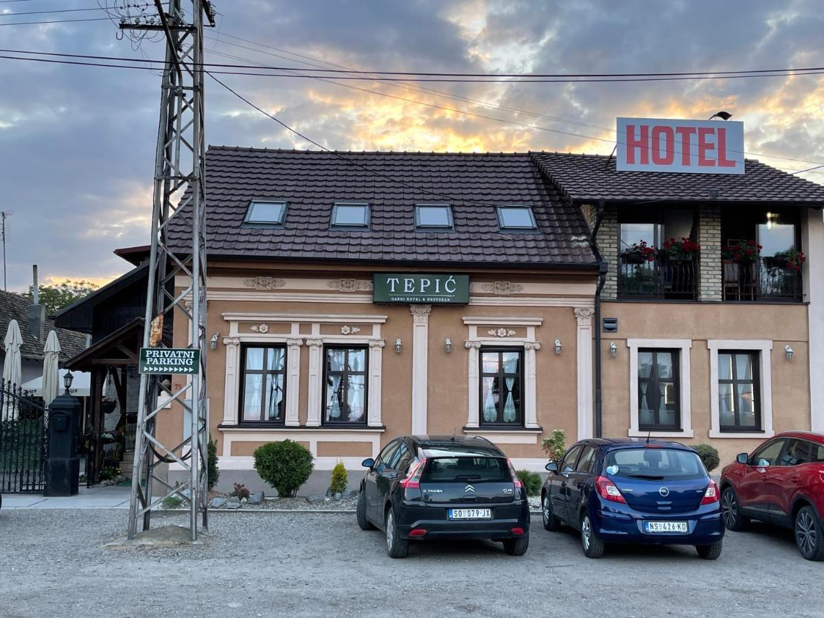 Tepic Garni Hotel Temerin Екстер'єр фото