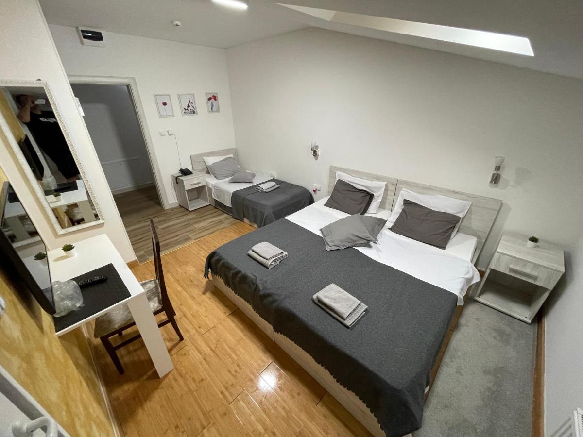 Tepic Garni Hotel Temerin Екстер'єр фото