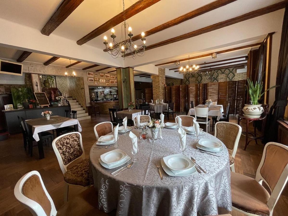 Tepic Garni Hotel Temerin Екстер'єр фото